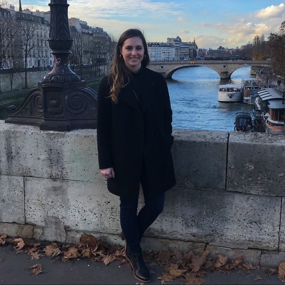 Meet your Posher, Haley - Picture 1 of 2